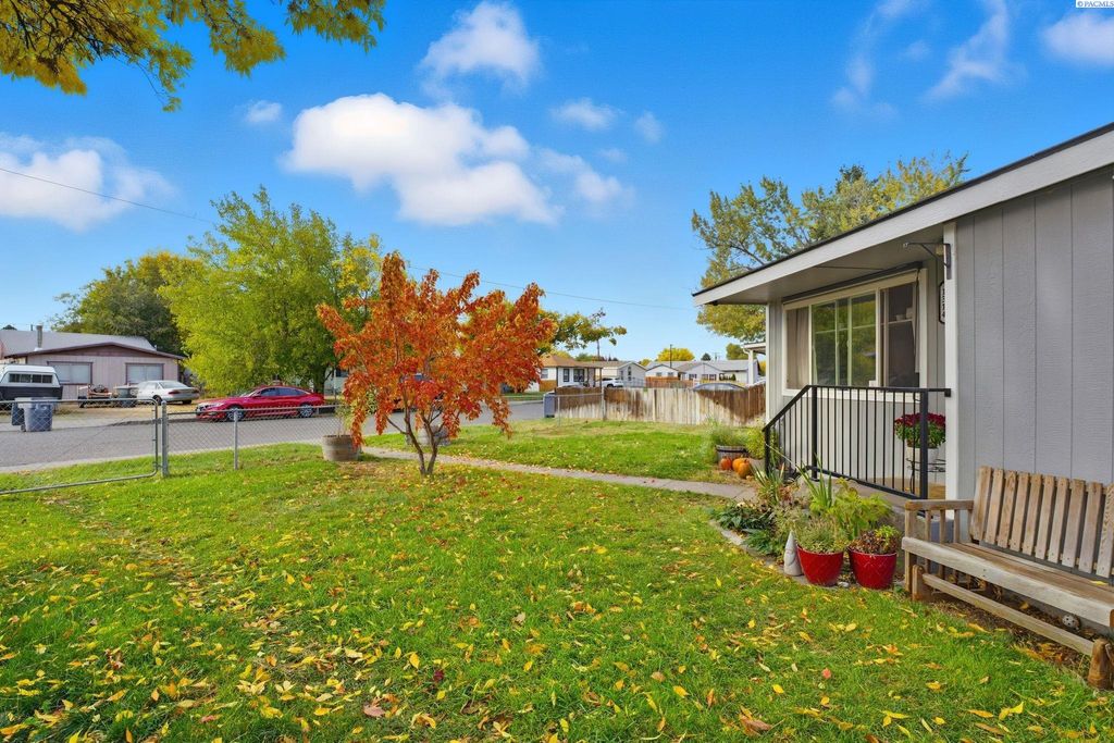 Photo of 1314 Potter Ave, Richland, WA 99354 (MLS # 288448)