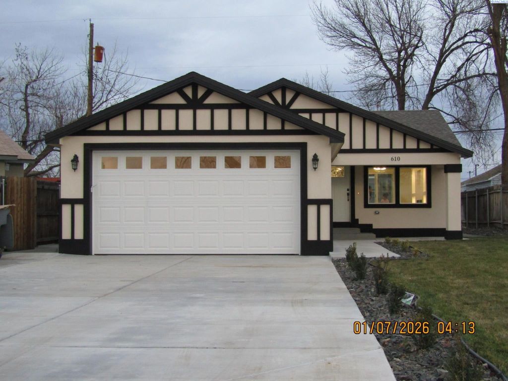 Photo of 610 Sanford Ave, Richland, WA 99352 (MLS # 289821)