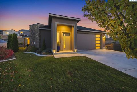 Photo of 4939 Smitty Dr, Richland, WA 99352 (MLS # 288784)