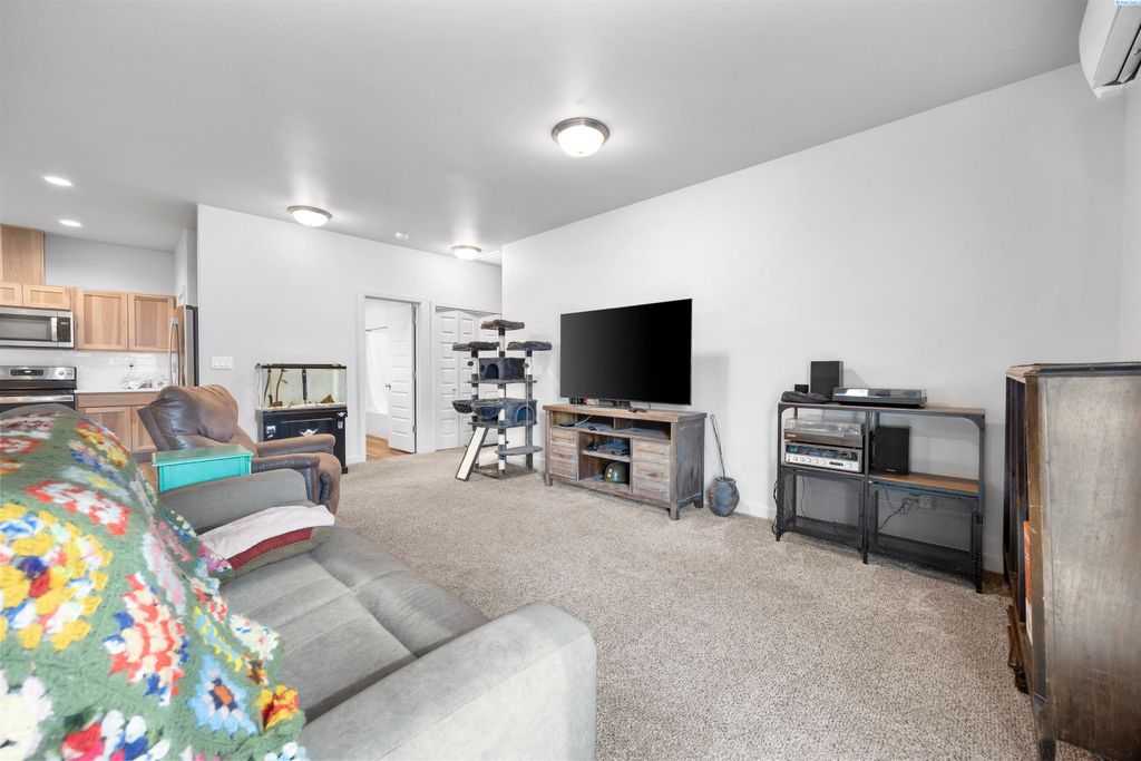 Photo of 1322 13th St, Benton City, WA 99320 (MLS # 290609)