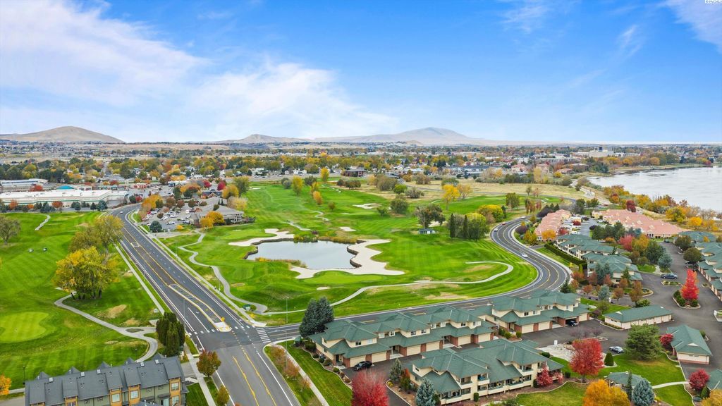 Photo of 386 Columbia Point Drive #204, Richland, WA 99352 (MLS # 289453)