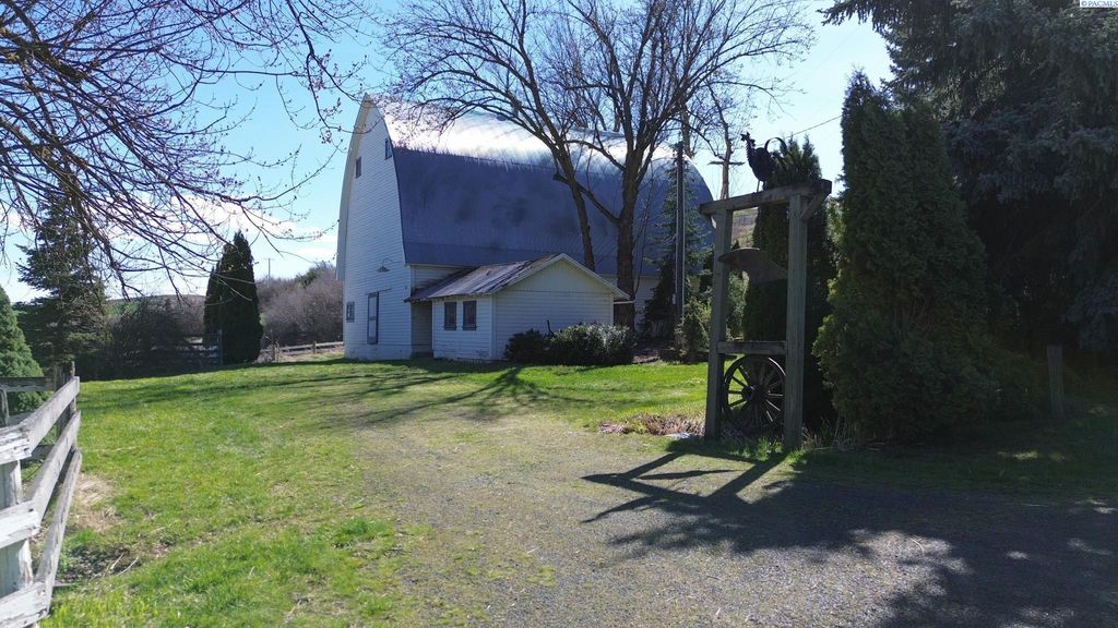 Photo of 1905 SE Johnson Ave, Pullman, WA 99163 (MLS # 292019)