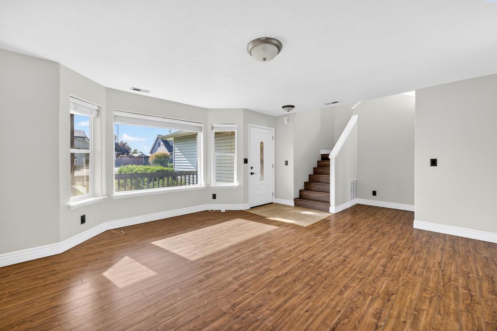 Photo of 4015 Hayden Lane, Pasco, WA 99301 (MLS # 292833)
