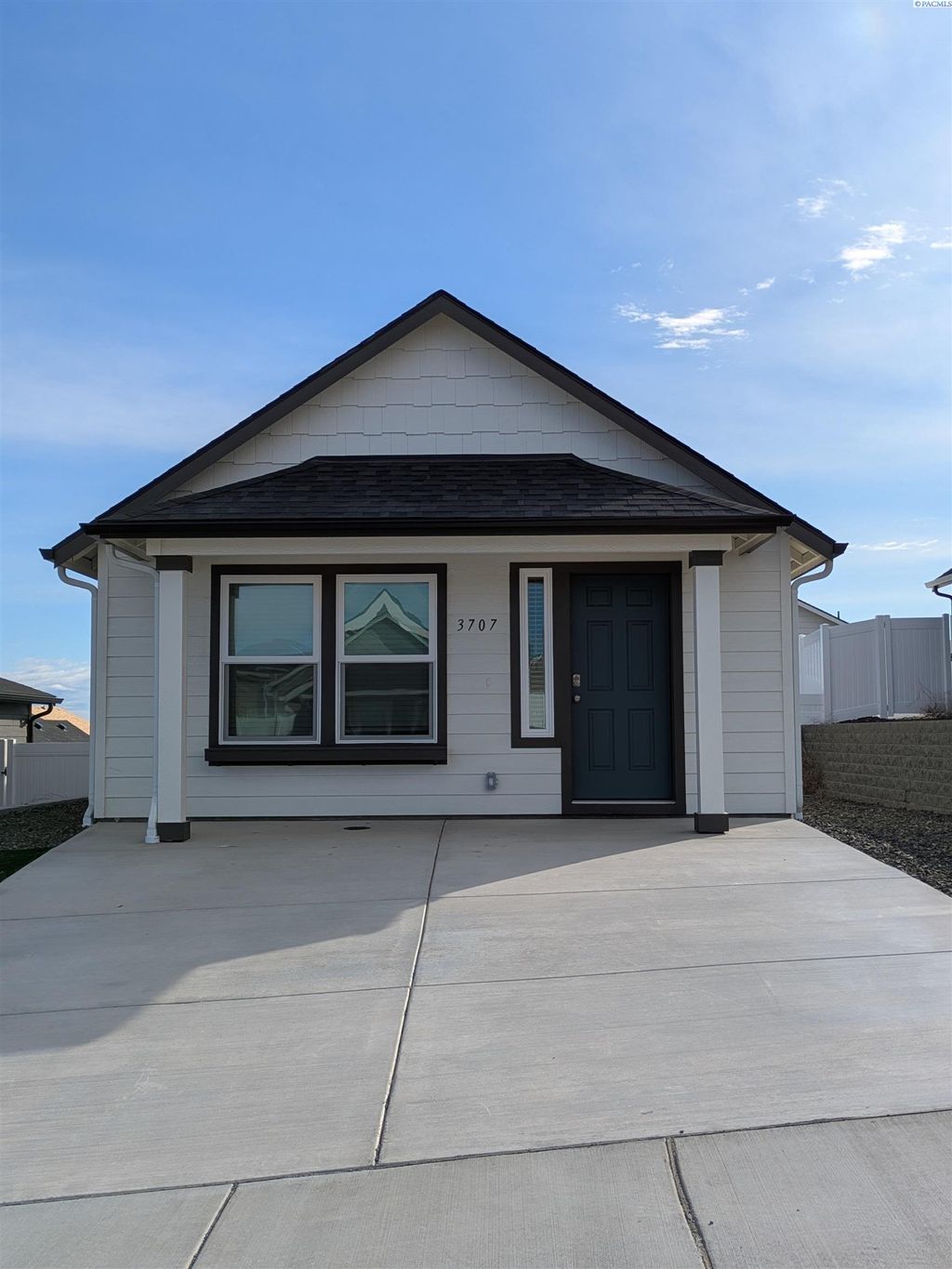 Photo of 3707 S Quay Street, Benton City, WA 99338 (MLS # 292498)