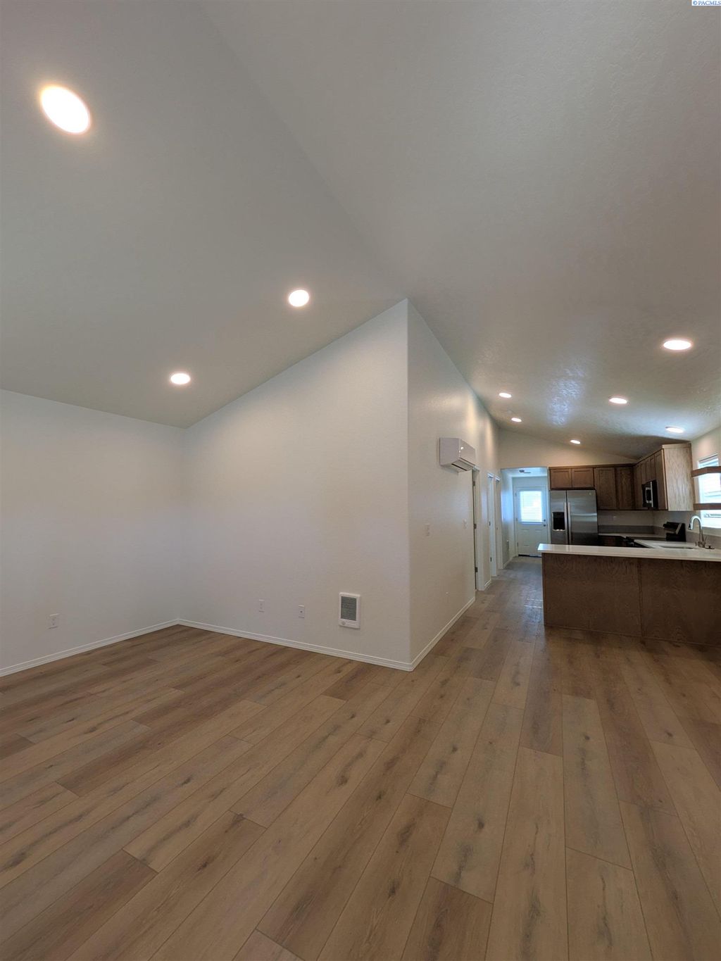 Photo of 3707 S Quay Street, Benton City, WA 99338 (MLS # 292498)