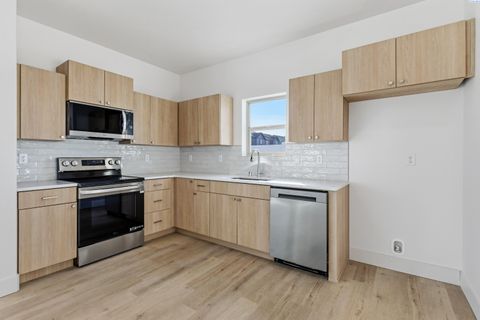 Photo of 302 Kraus Ct, West Richland, WA 99353 (MLS # 291199)