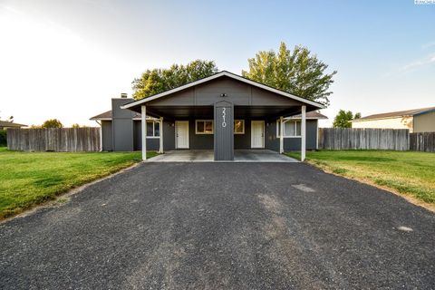 Photo of 2210 W 12th Ave, Kennewick, WA 99337 (MLS # 288007)