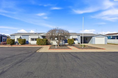 Photo of 312 S Columbia Center Blvd. #104 Blvd, Kennewick, WA 99336 (MLS # 291649)