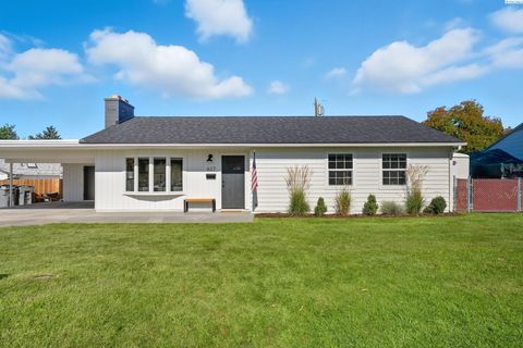 Photo of 627 Cedar Ave, Richland, WA 99352 (MLS # 287601)