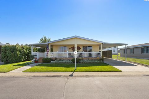 Photo of 312 S Columbia Center Blvd #45 Blvd, Kennewick, WA 99336 (MLS # 287771)