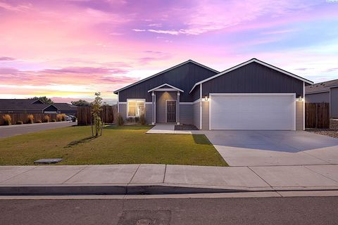 Photo of 1275 Mary, Benton City, WA 99320 (MLS # 287800)