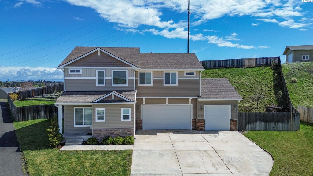Photo of 1300 SW Lehman Ct, Pullman, WA 99163 (MLS # 292469)