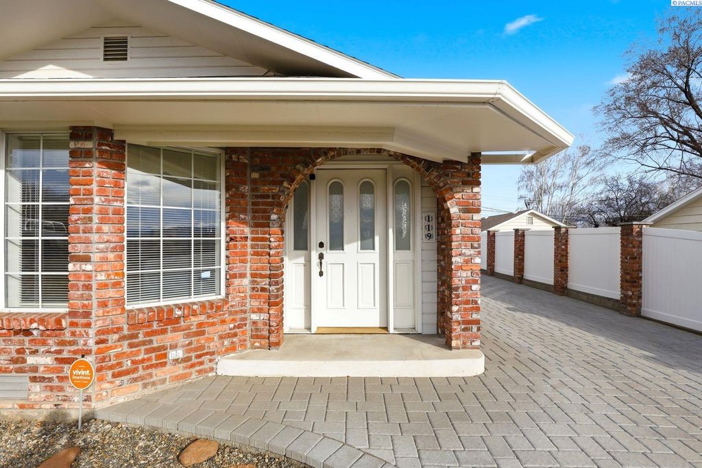 Photo of 119 N 46th Ave, Yakima, WA 98908 (MLS # 291027)