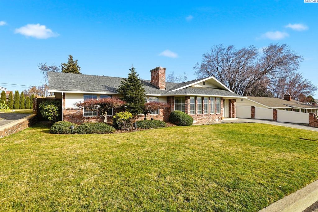 Photo of 119 N 46th Ave, Yakima, WA 98908 (MLS # 291027)