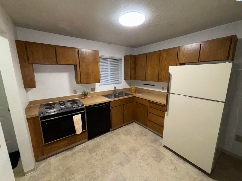 Photo of 2005 NE Terreview A-3 #A-3, Pullman, WA 99163 (MLS # 287696)