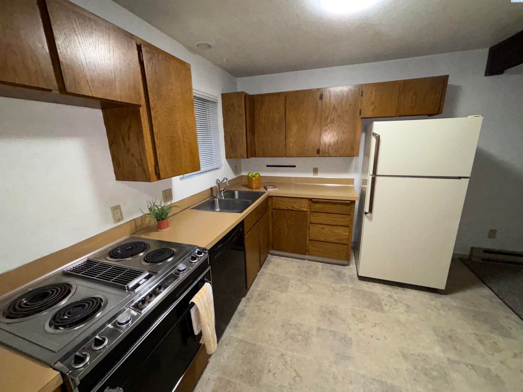 Photo of 2005 NE Terreview A-3 #A-3, Pullman, WA 99163 (MLS # 287696)