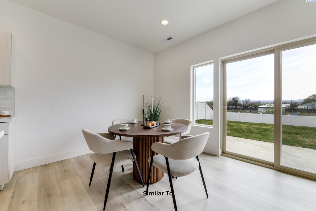 Photo of 302 Kraus Ct, West Richland, WA 99353 (MLS # 288613)