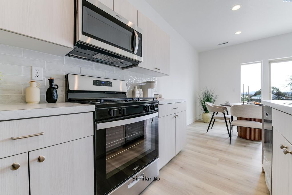 Photo of 302 Kraus Ct, West Richland, WA 99353 (MLS # 288613)