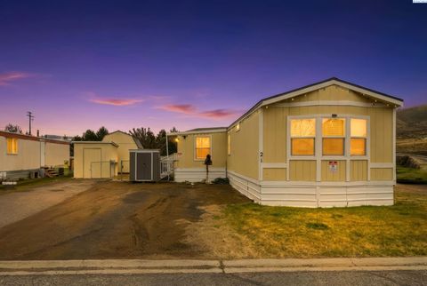Photo of 1000 Alexander Court #21, Prosser, WA 99350 (MLS # 289946)