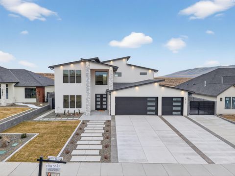 Photo of 2875 Savanna Ave, Richland, WA 99352 (MLS # 291479)