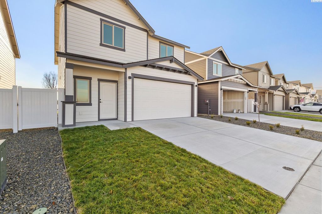 Photo of 7563 Grapevine Ct, West Richland, WA 99353 (MLS # 288901)