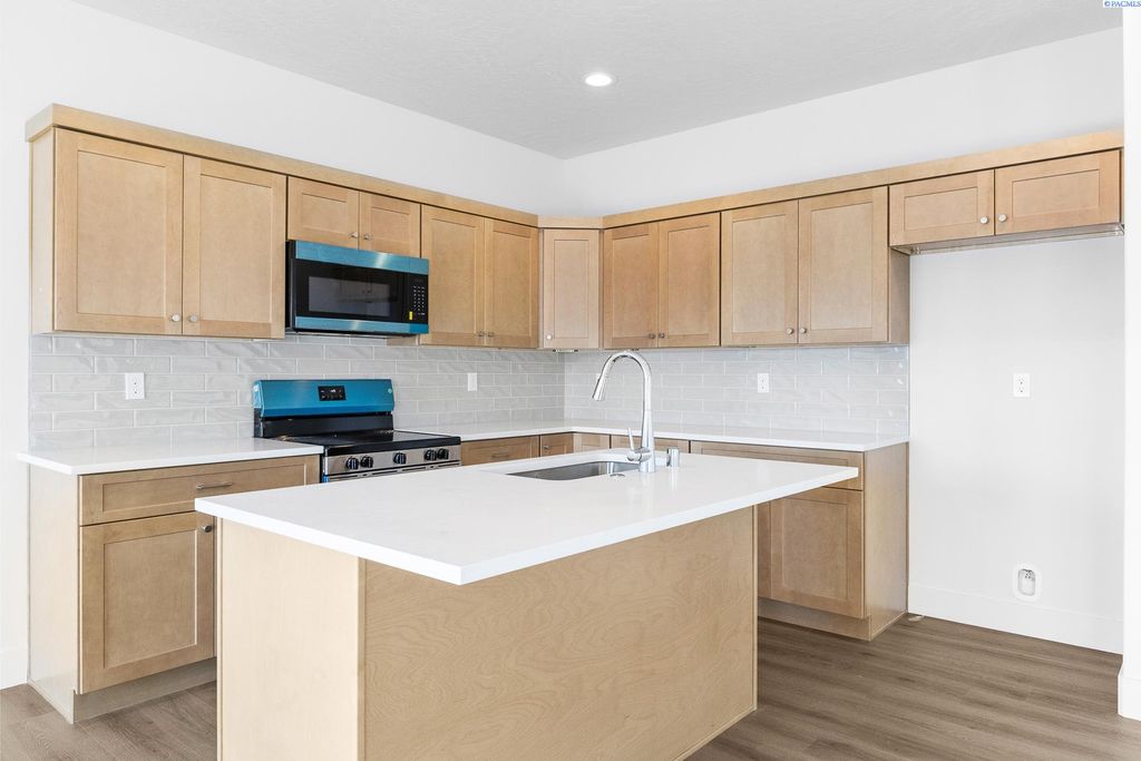 Photo of 7563 Grapevine Ct, West Richland, WA 99353 (MLS # 288901)