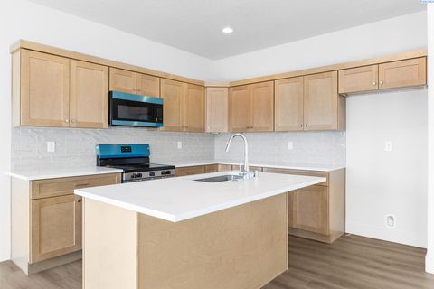 Photo of 7563 Grapevine Ct, West Richland, WA 99353 (MLS # 288901)