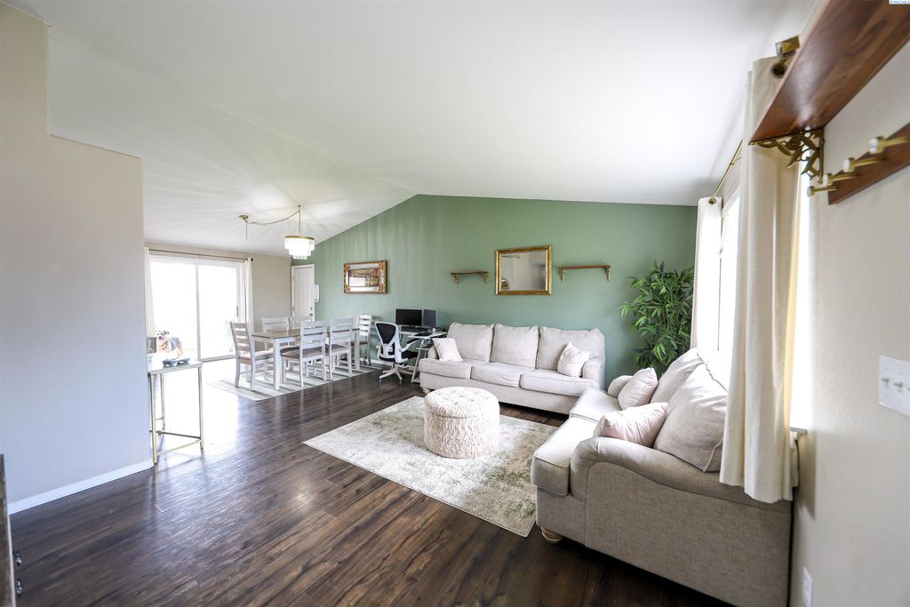 Photo of 4728 Forsythia St, West Richland, WA 99353 (MLS # 291465)