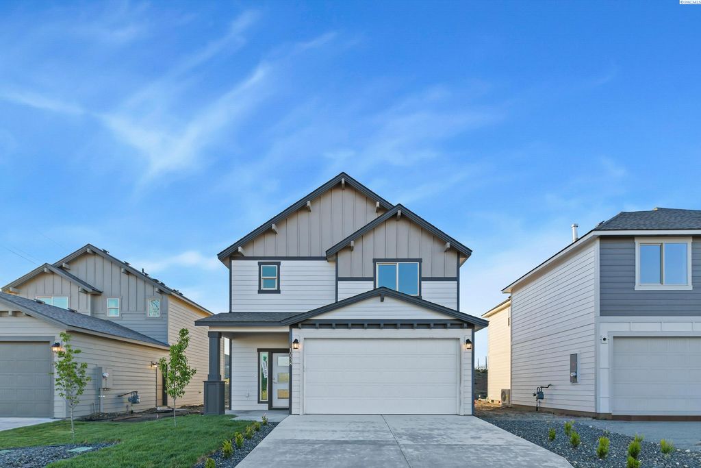 Photo of 10538 Clearwater Dr, Kennewick, WA 99336 (MLS # 292476)
