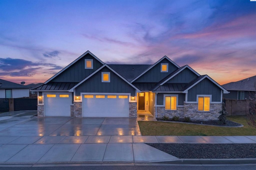 Photo of 4095 Corvina Street, Richland, WA 99352 (MLS # 289622)