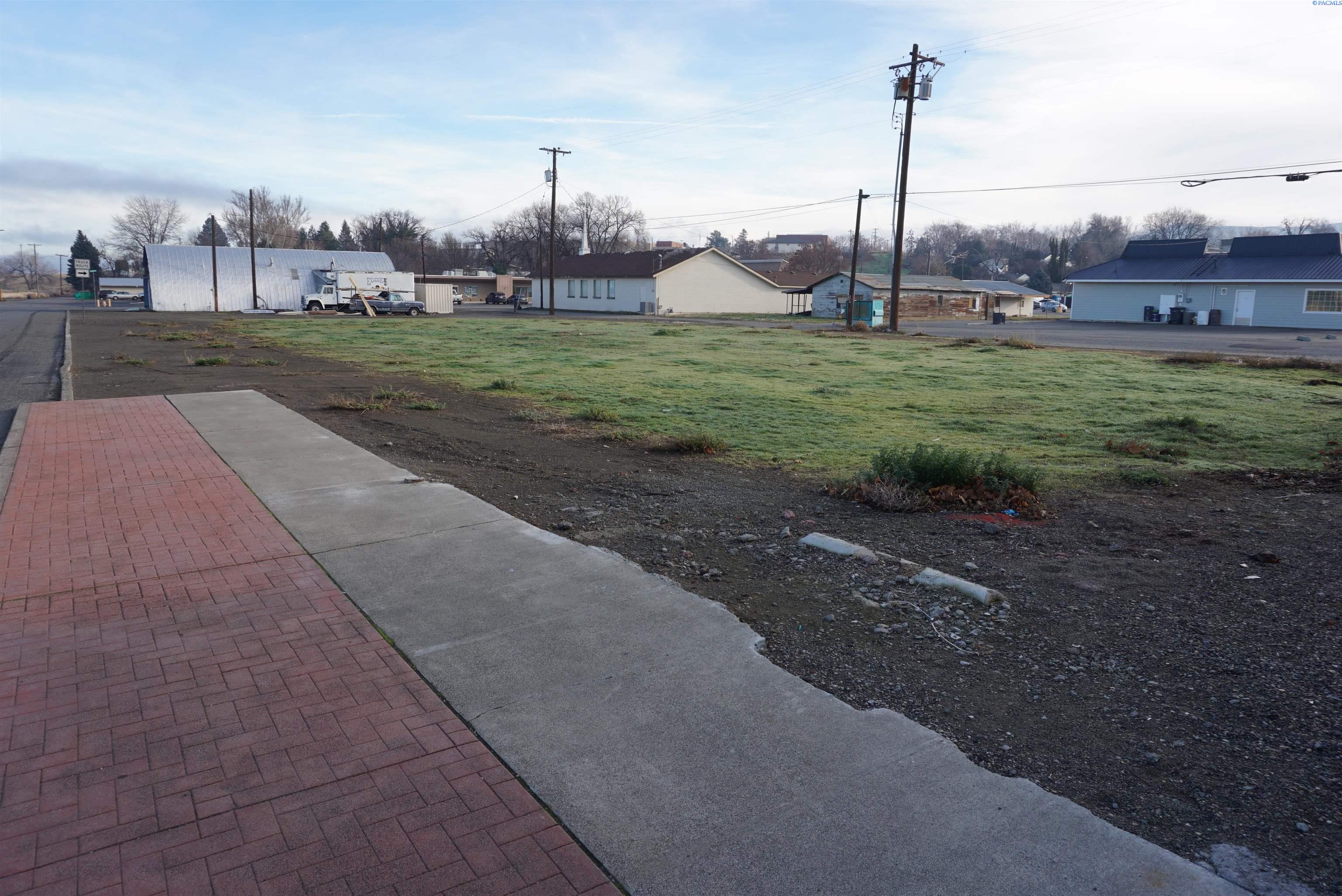 Photo 1 of 7 — 1311 Bennett Ave, Prosser, WA 99350