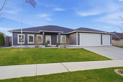 Photo of 3352 S Lincoln Place, Kennewick, WA 99336 (MLS # 289108)