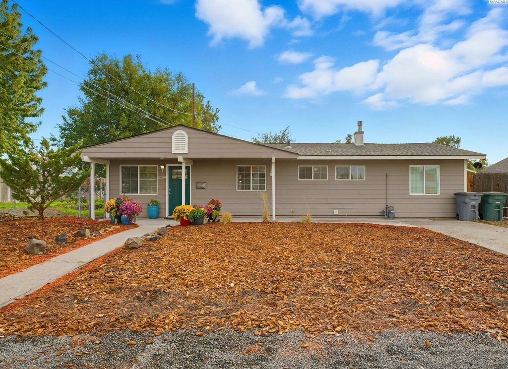 Photo of 2209 Boise St, Richland, WA 99352 (MLS # 288421)
