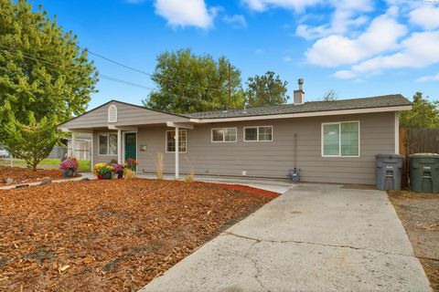Photo of 2209 Boise St, Richland, WA 99352 (MLS # 288421)