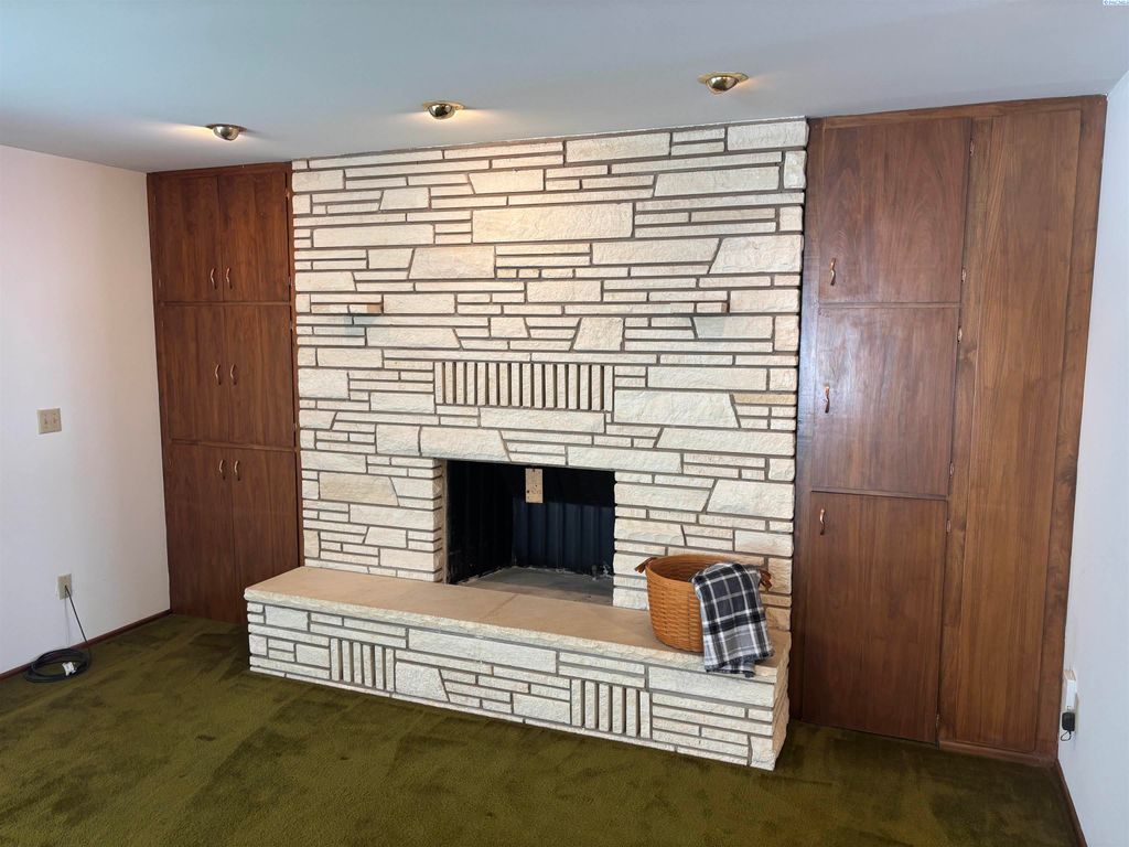 Photo of 315 SE Nebraska St, Pullman, WA 99163 (MLS # 288034)