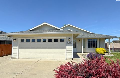 Photo of 8315 Wrigley Drive, Pasco, WA 99301 (MLS # 293177)