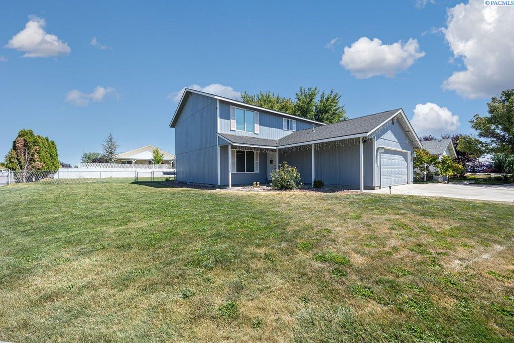 Photo of 6707 Ruth Dr, Pasco, WA 99301 (MLS # 289080)
