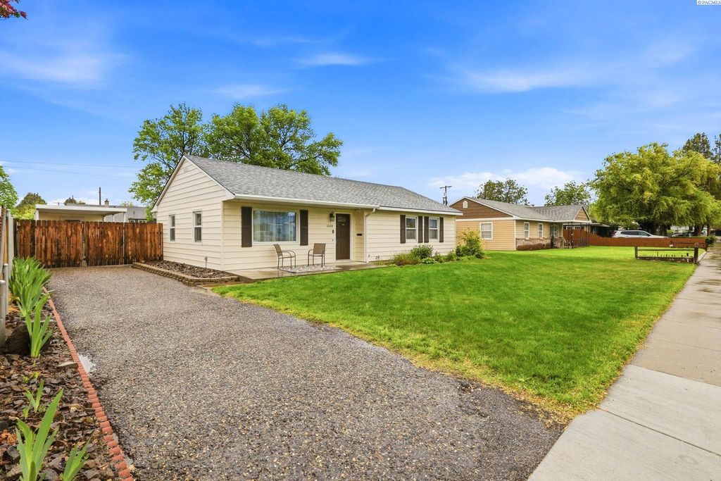 Photo of 1503 Potter Ave, Richland, WA 99354 (MLS # 292386)