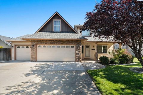 Photo of 2017 S Sheppard Pl, Kennewick, WA 99338 (MLS # 287757)