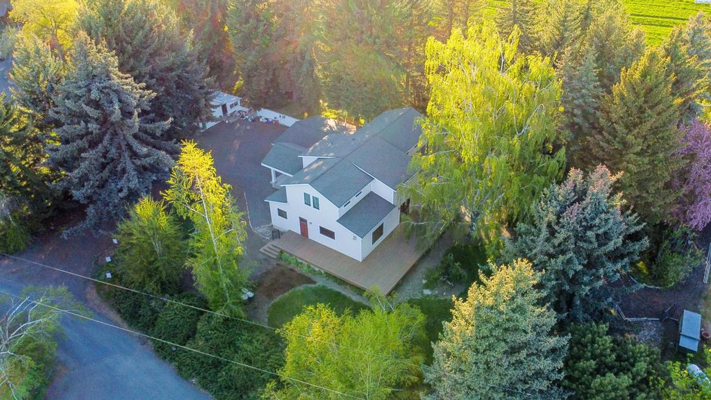 Photo of 6302 Sand Rd, Pullman, WA 99163 (MLS # 284466)