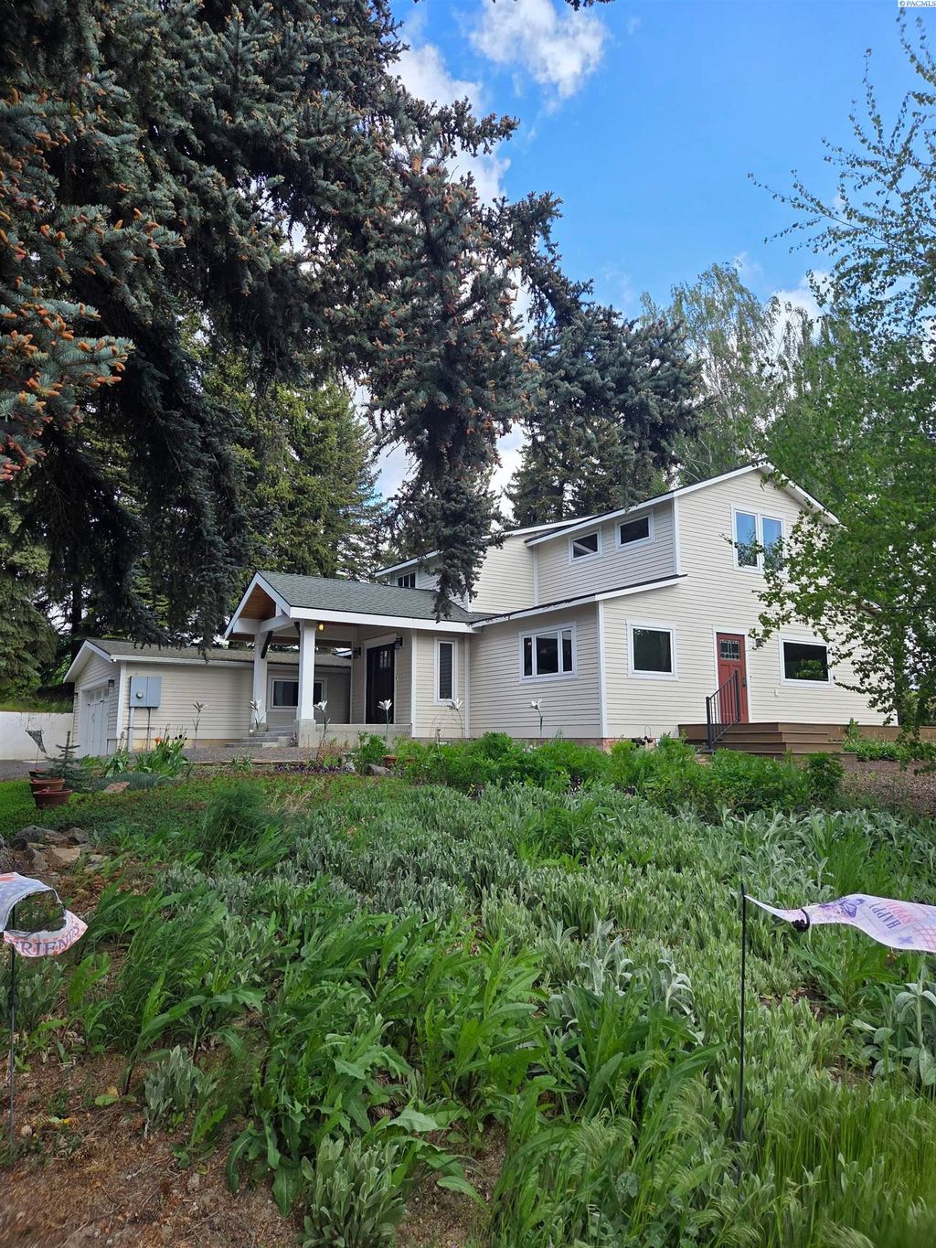 Photo of 6302 Sand Rd, Pullman, WA 99163 (MLS # 284466)