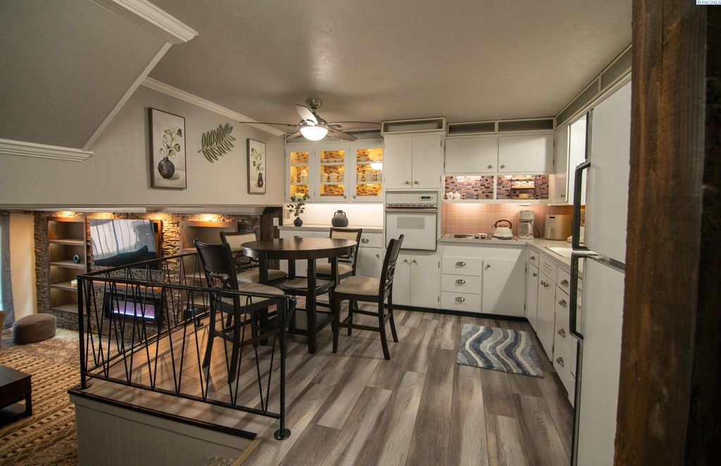Photo of 200 N Underwood St, Kennewick, WA 99336 (MLS # 292639)
