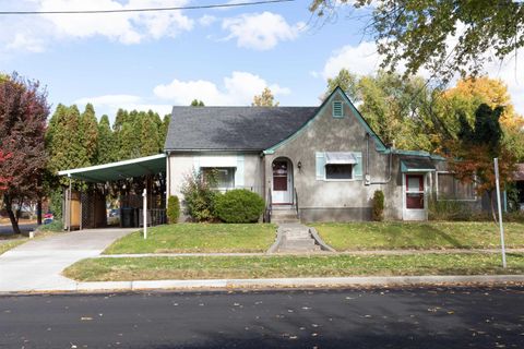 Photo of 803 Alvarado Terrace, Walla Walla, WA 99362 (MLS # 287950)