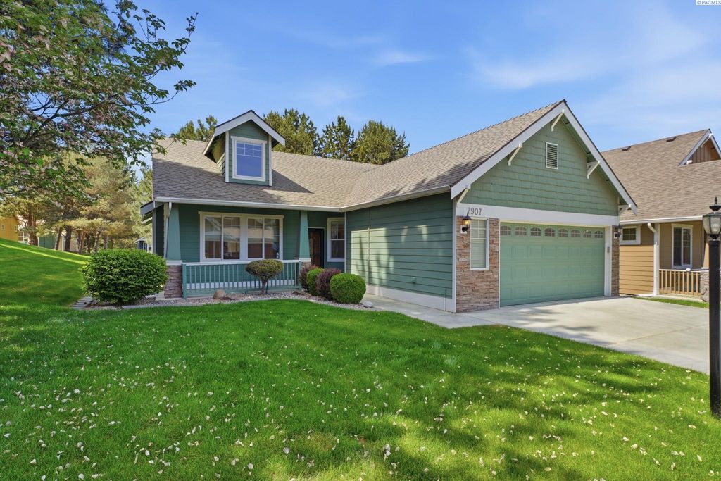 Photo of 7907 W 20th Ave, Kennewick, WA 99338 (MLS # 292726)