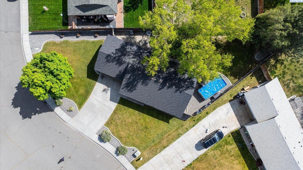 Photo of 2707 Rose St, West Richland, WA 99353 (MLS # 292327)