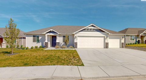 Photo of 10409 Silverbright Drive, Pasco, WA 99301 (MLS # 291994)