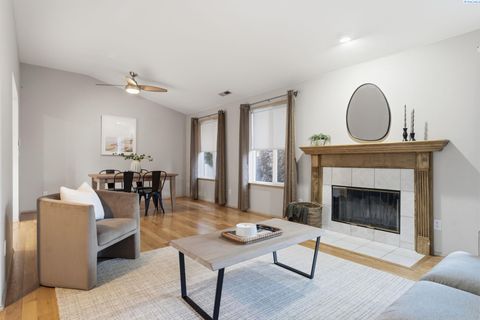 Photo of 6513 W Kennewick Ct, Kennewick, WA 99336 (MLS # 290771)