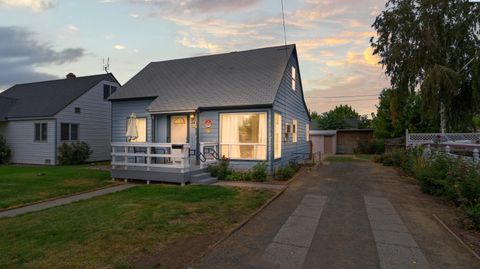 Photo of 621 S 13th St, Sunnyside, WA 98944 (MLS # 287885)