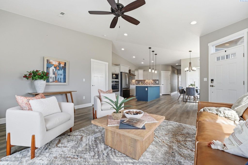 Photo of 2749 Westhaven Court, West Richland, WA 99353 (MLS # 292417)