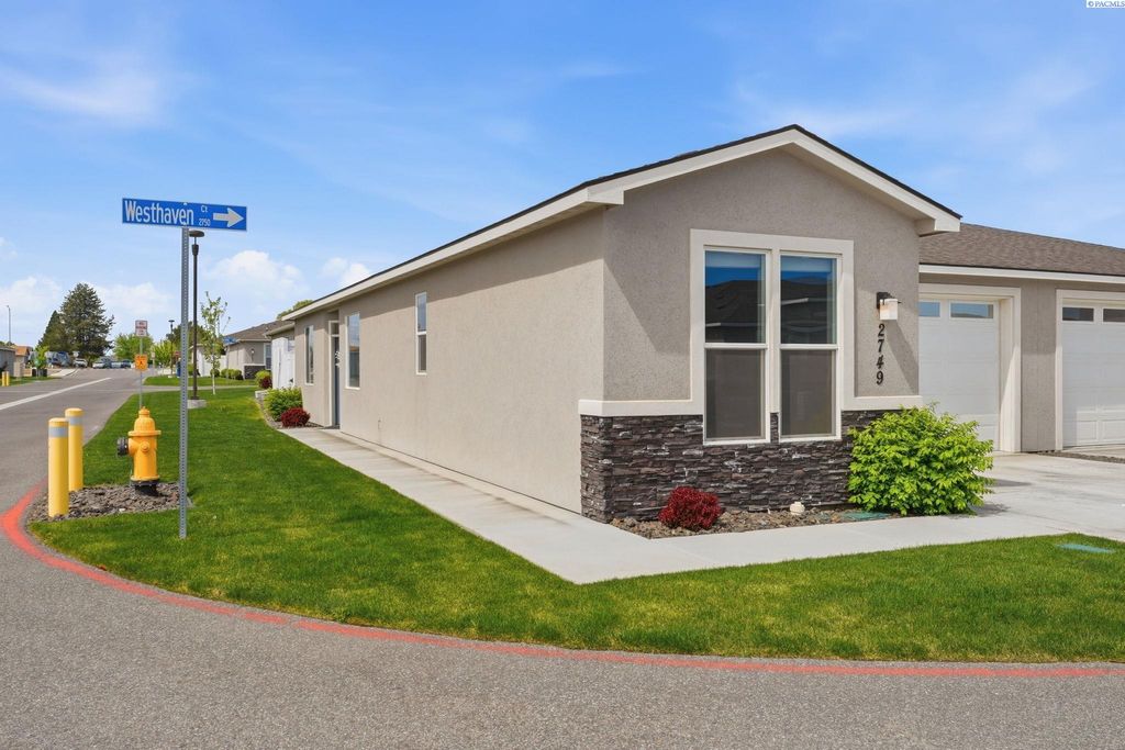Photo of 2749 Westhaven Court, West Richland, WA 99353 (MLS # 292417)